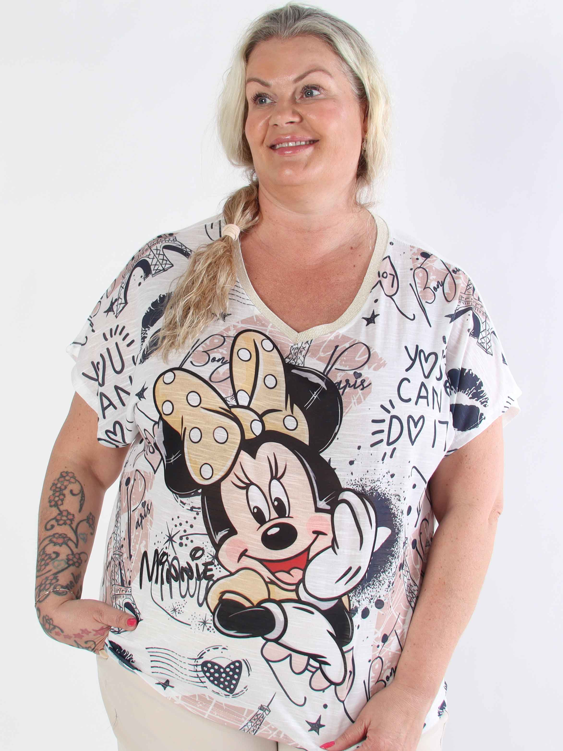 Merle - Vit V-ringad plus size T-shirt med motiv